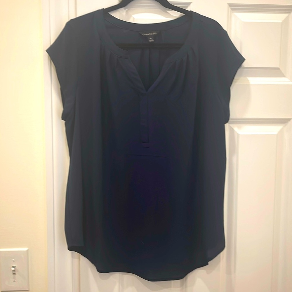 Women’s Navy flowy cropped sleeve top